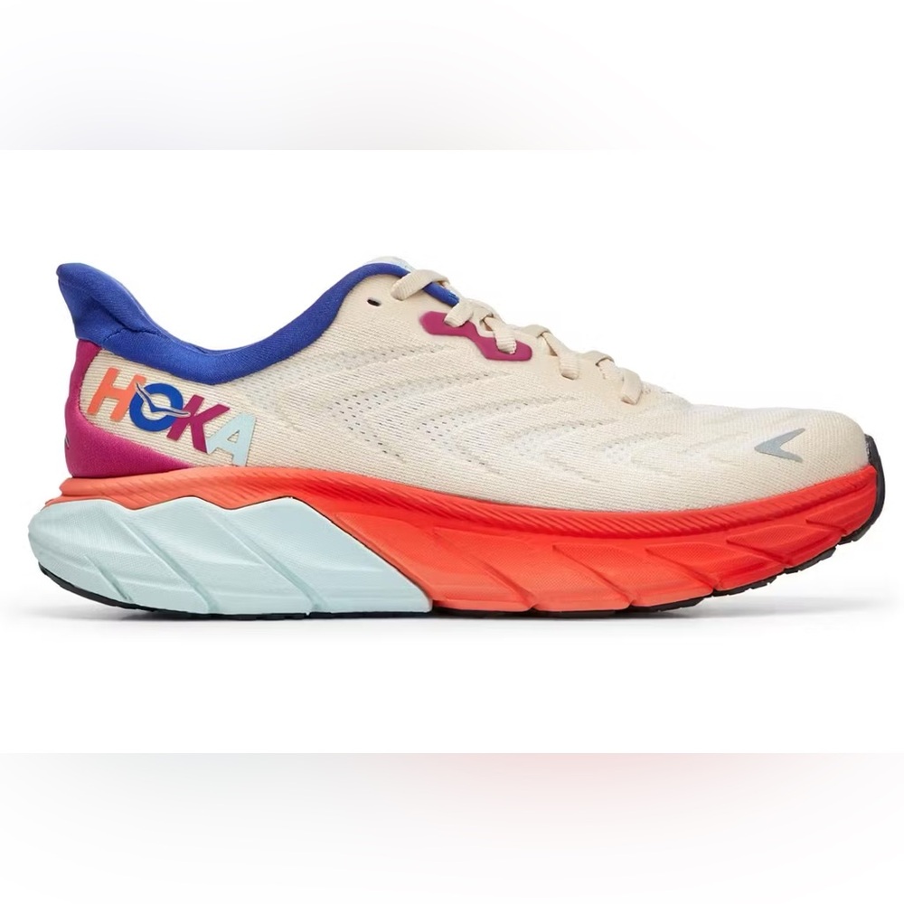 Hoka One One Arahi 6